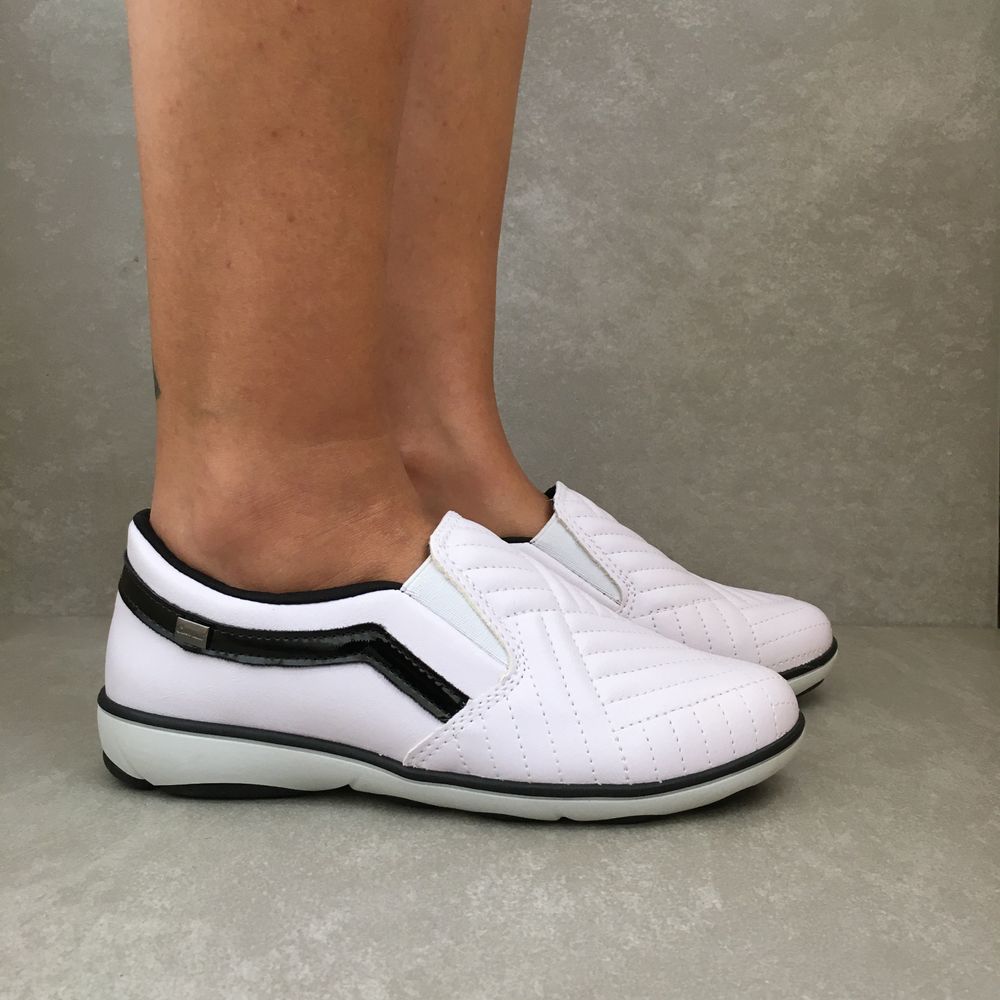 tenis slip on matelassê