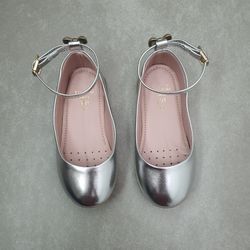 703600335-sapatilha-sua-cia-mini-laco-metalic-silver-vandinha1