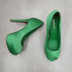 8911062-sandalia-bebece-peeptoe-salto-alto-meia-pata-cetim-verde-folha-vandacalcados1