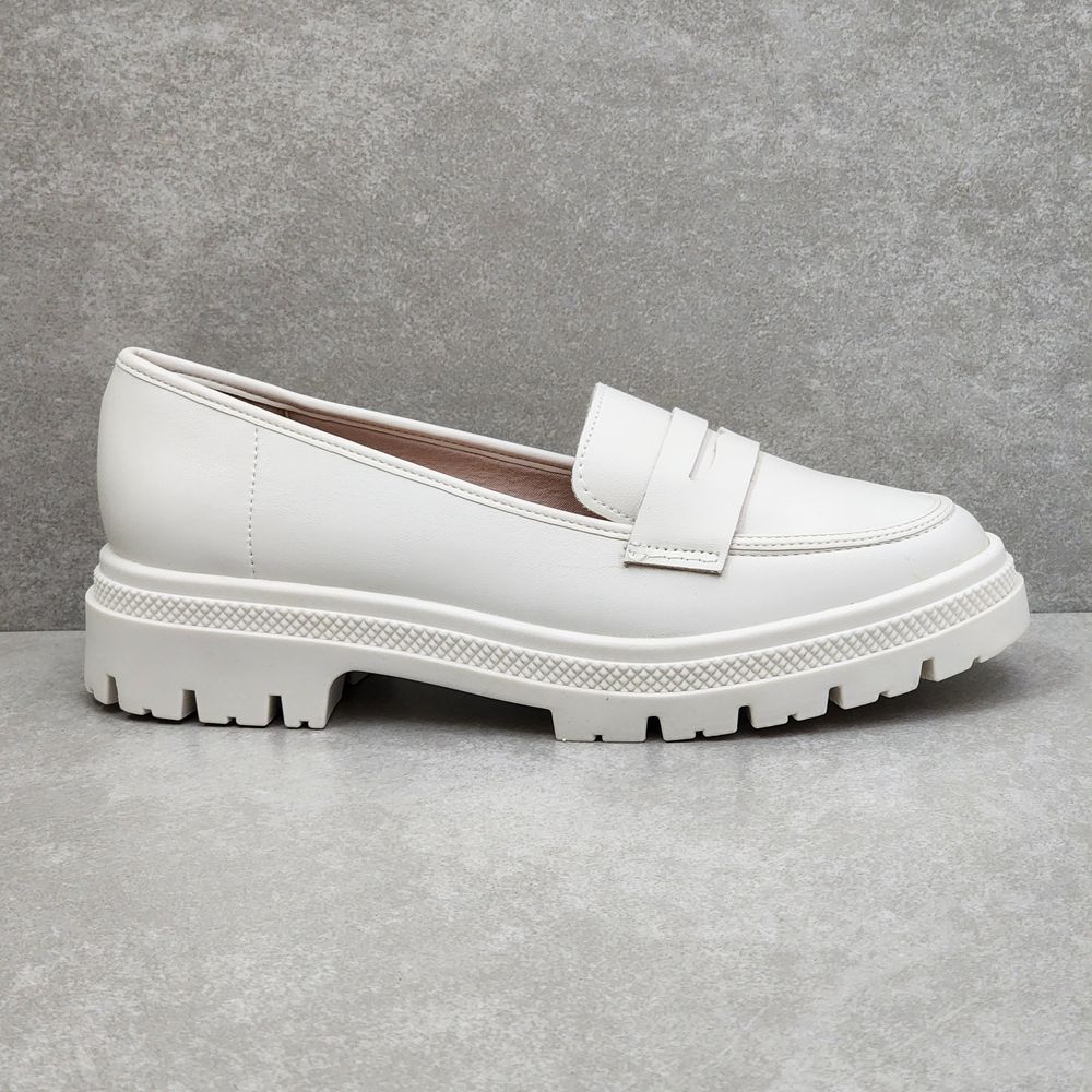 5775100-sapato-moleca-loafer-olho-de-gato-branco-off-vandacalcados2