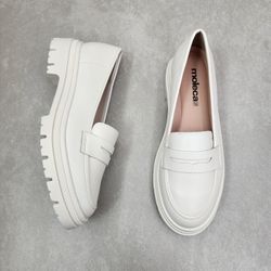 5775100-sapato-moleca-loafer-olho-de-gato-branco-off-vandacalcados1