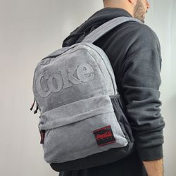 7102090-mochila-coca-cola-shoes-royal-cinza-vandacalcados4