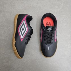 chuteira-umbro-cannon-jr-indoor-futsal-preto-cza-pink-vandacalcados1