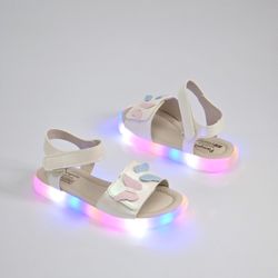 697030-sandalia-papete-infantil-pampili-lulli-led-branco-holografico-vandinha4