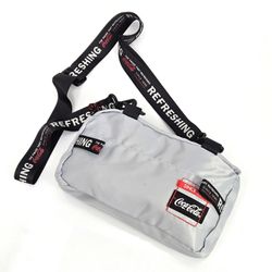 7849925-bolsa-coca-cola-transversal-cinza-vandacalcados--4-
