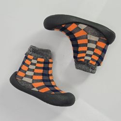 829161-meia-baby-klin-sola-confort-cinza-laranja-vandinha--4-