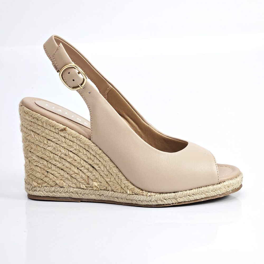 240272082-sandalia-feminina-lia-line-anabela-slingback-peeptoe-couro-napa-nude-vandacalcados--2- 240272082-sandalia-feminina-lia-line-anabela-slingback-peeptoe-couro-napa-nude-vandacalcados--2-