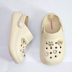 2591103-babuche-infantil-molekinha-bottoms-creme-vandinha--4-